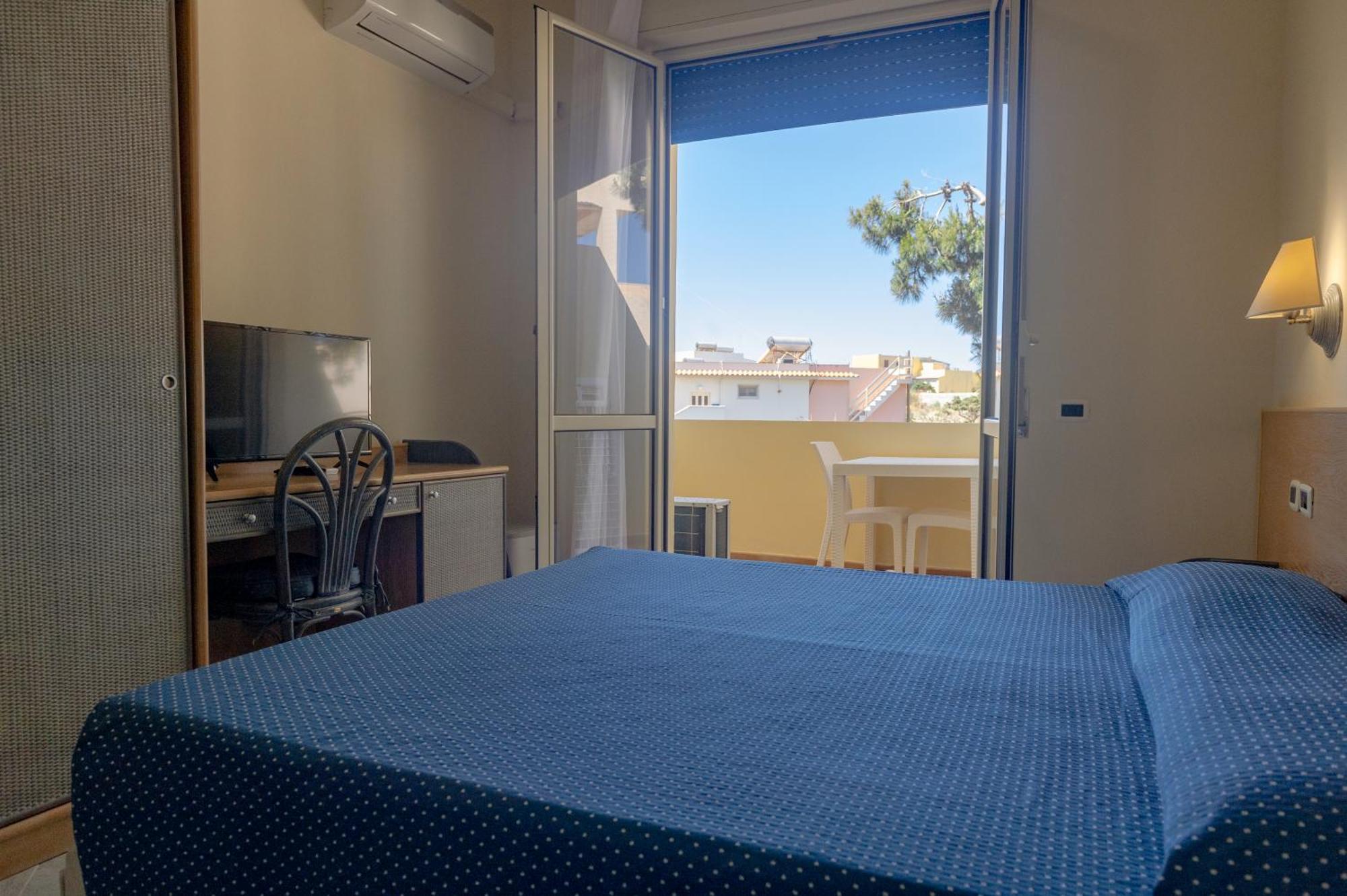 Hotel Baia Turchese Lampedusa Exterior photo